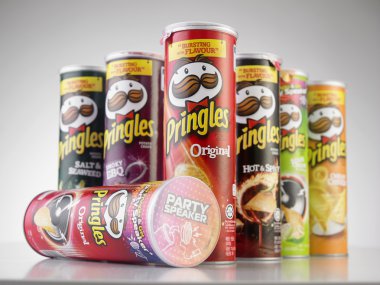 Pringles chips packages