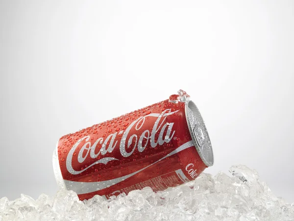 Coca cola can — Stock Photo, Image