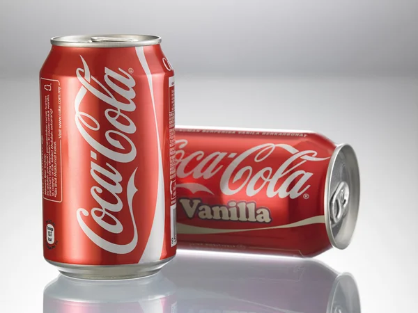 Coca cola cans — Stock Photo, Image