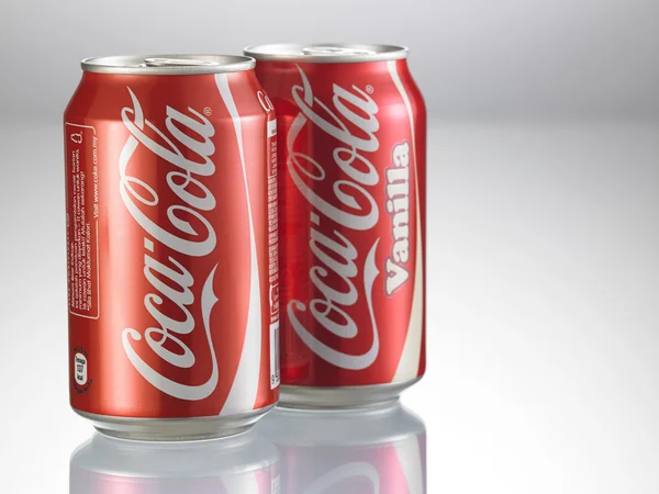 Coca cola cans — Stock Photo, Image