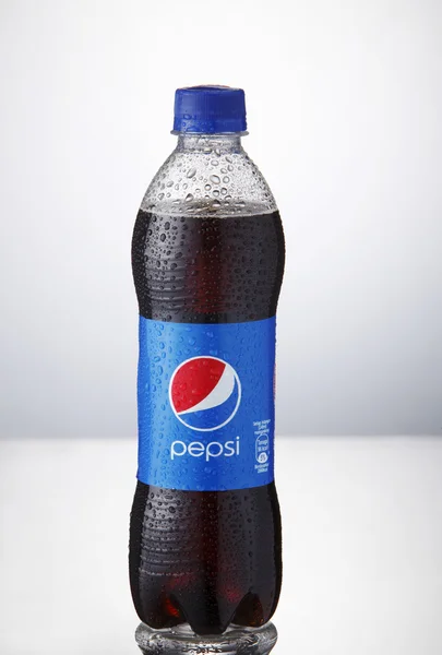 Пляшка напоїв Pepsi — стокове фото