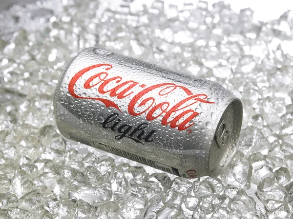 Coca cola kan — Stockfoto