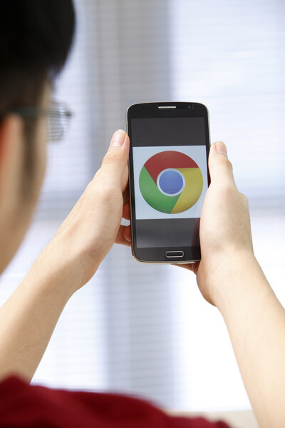 Phone with runnig app in hands