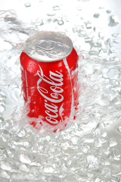 Coca cola kan — Stockfoto