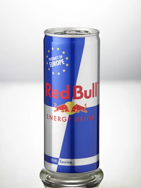 Red bull energetický nápoj — Stock fotografie