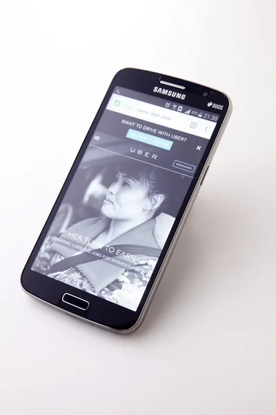 Telefone celular com aplicação — Fotografia de Stock