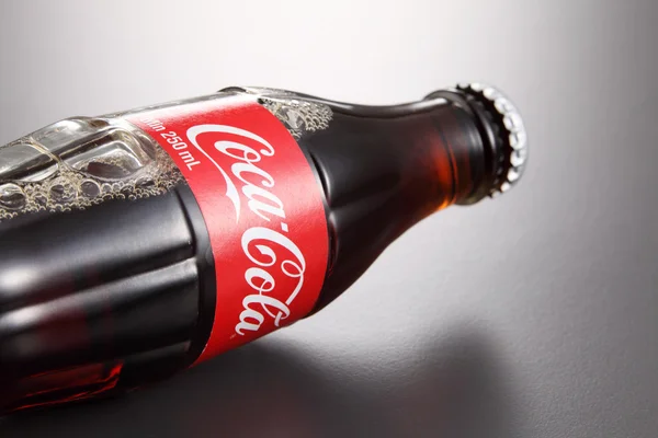 Напої Кока-кола — стокове фото