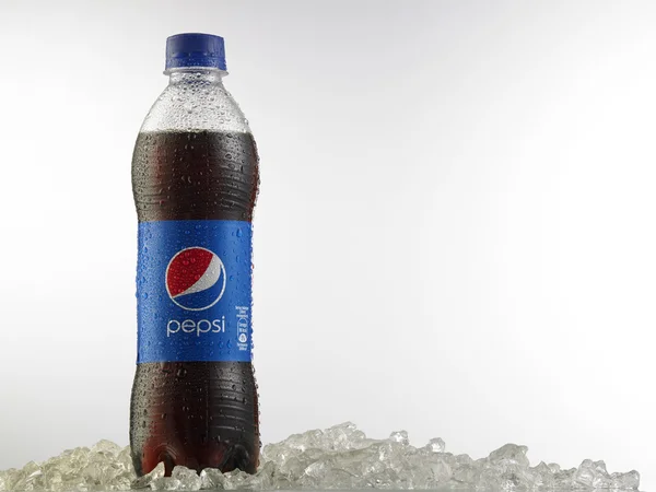 Bottle of Pepsi cola — Stock Photo, Image