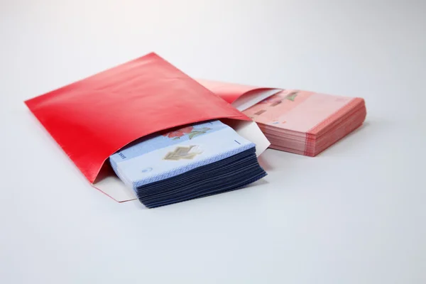 Dois envelopes com dinheiro — Fotografia de Stock