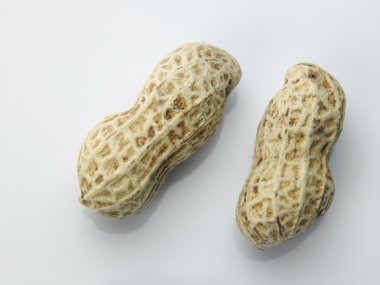 Beyaz üzerine kuru fıstık