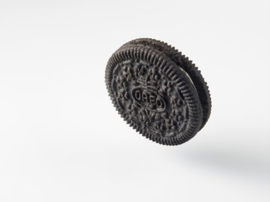 Beyaz arka plan üzerinde izole Oreo