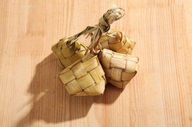 Ketupat - doğal pirinç kaplama