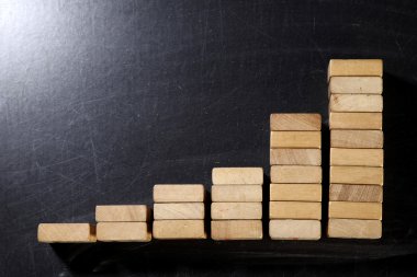 tahta bloklar ilerici grafikten