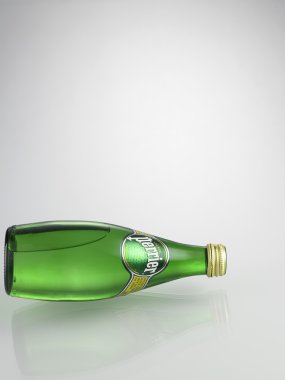 Perrier suyu şişe