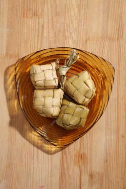 Ketupat - doğal pirinç kaplama