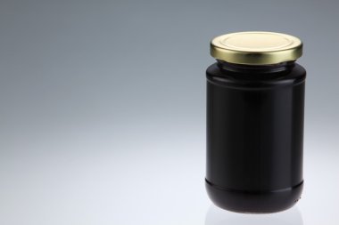 blackcurrent reçel kavanoz içinde