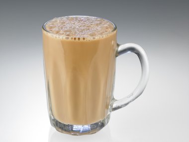 Cam sütlü çay
