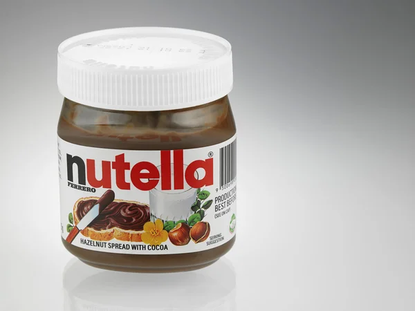 Diffusione di nocciole alla nutella — Foto Stock