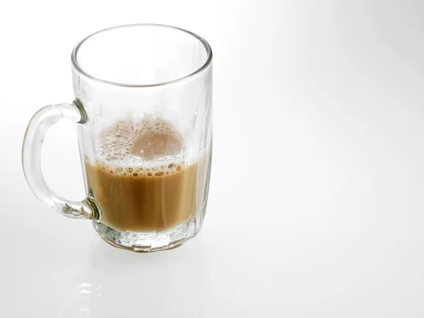 Té con leche en el vaso —  Fotos de Stock