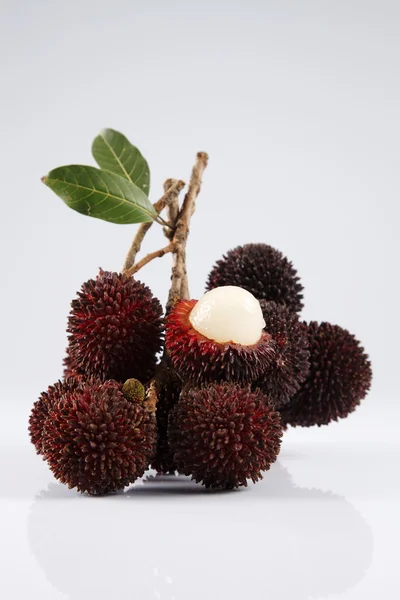 Owoce Pulasan lub kapulasan — Zdjęcie stockowe