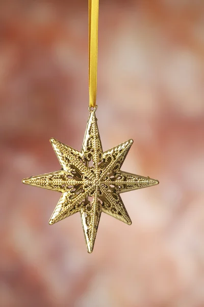 Estrella dorada de Navidad — Foto de Stock