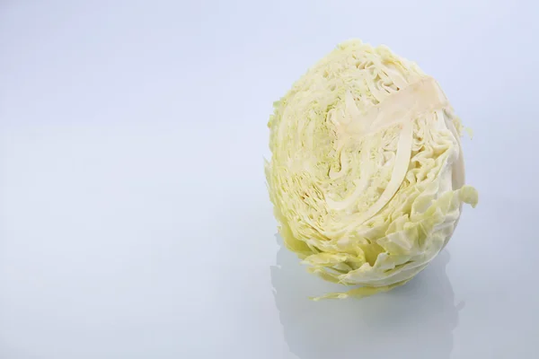 양배추 반으로 슬라이스 — 스톡 사진