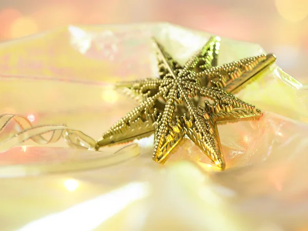 Goldener Weihnachtsstern — Stockfoto