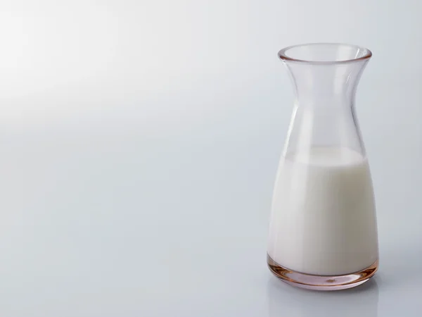 Одна пляшка молока — стокове фото