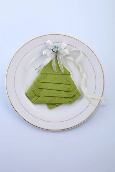 折的餐巾的形状的圣诞树 — 图库照片