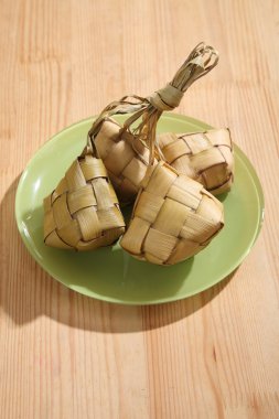 Ketupat - doğal pirinç kaplama