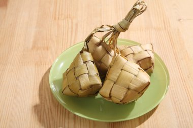 Ketupat - doğal pirinç kaplama