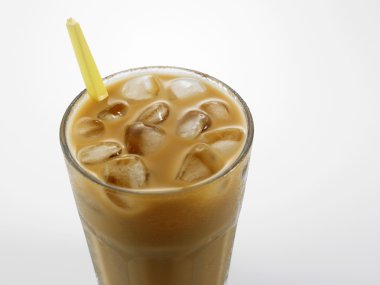 Bir bardak buzlu kahve