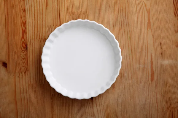 Assiette blanche pour gâteaux — Photo