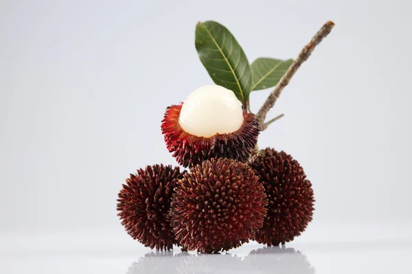 Pulasan 或 kapulasan 的水果 — 图库照片