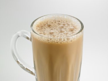 Cam sütlü çay