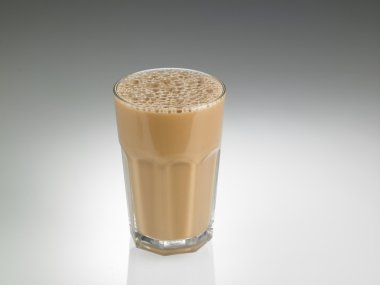 Cam sütlü çay