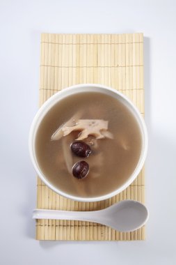Lotus kökleri çorbası