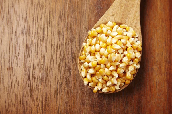 Желтая кукуруза — стоковое фото