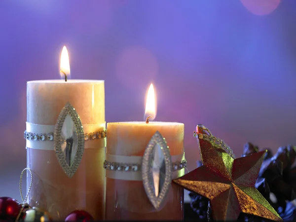 Velas y luces navideñas —  Fotos de Stock