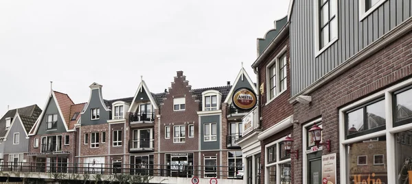 Olanda, Volendam; 9 ottobre 2011, vecchie case in pietra - EDITORIALE — Foto Stock