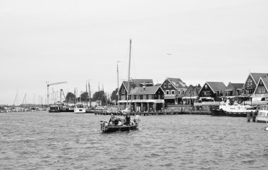 Holland, Volendam (Amsterdam); 9 Ekim 2011, tekneler limanda - Editörden