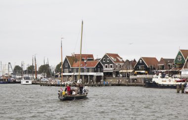 Holland, Volendam (Amsterdam); 9 Ekim 2011, tekneler limanda - Editörden