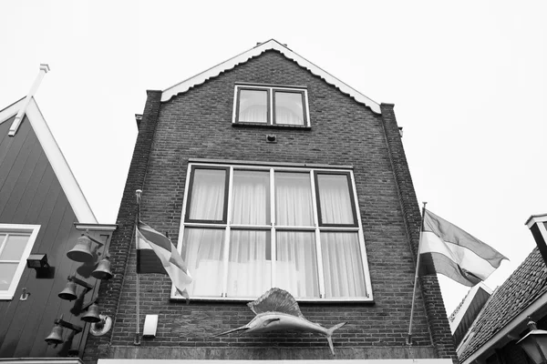 Holland, Volendam (Amsterdã); 9 de outubro de 2011, a fachada da antiga casa de pedra - EDITORIAL — Fotografia de Stock