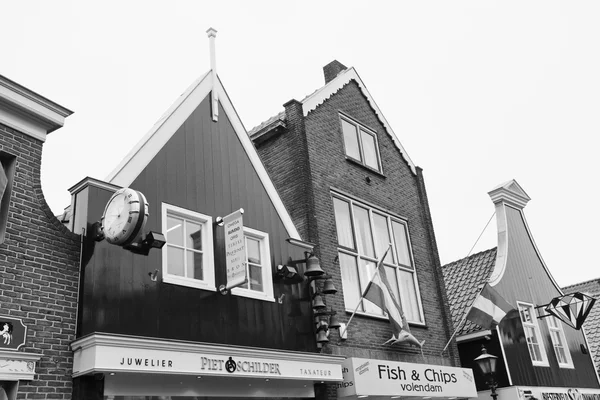 Olanda, Volendam (Amsterdam); 9 ottobre 2011, facciata di vecchie case in pietra - EDITORIALE — Foto Stock
