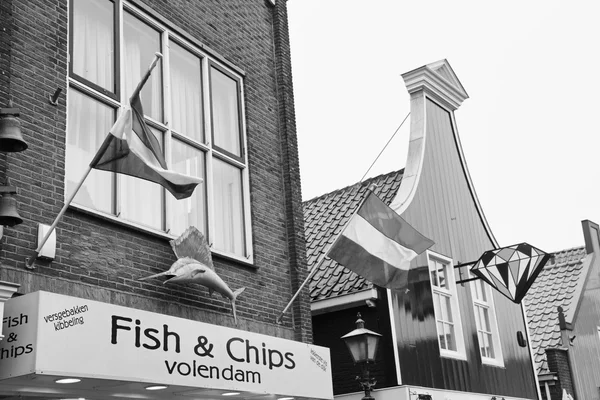 Hollande, Volendam (Amsterdam) ; 9 Octobre 2011, la façade de vieilles maisons en pierre - EDITORIAL — Photo