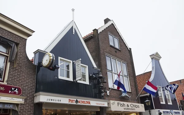 Holanda, Volendam (Amsterdam); 9 de octubre de 2011, la fachada de antiguas casas de piedra - EDITORI — Foto de Stock