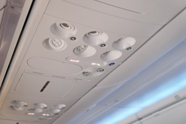 İtalya, uçak kabin yok Sigara İçilmez işareti ile