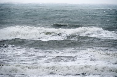 İtalya, Sicilya Kanalı, kışın sert Akdeniz
