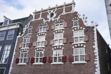 Şehir merkezinde Hollanda, Amsterdam, eski taş evler