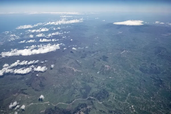 Italia, Sicilia, veduta aerea della campagna siciliana e del vulcano Etna — Foto Stock